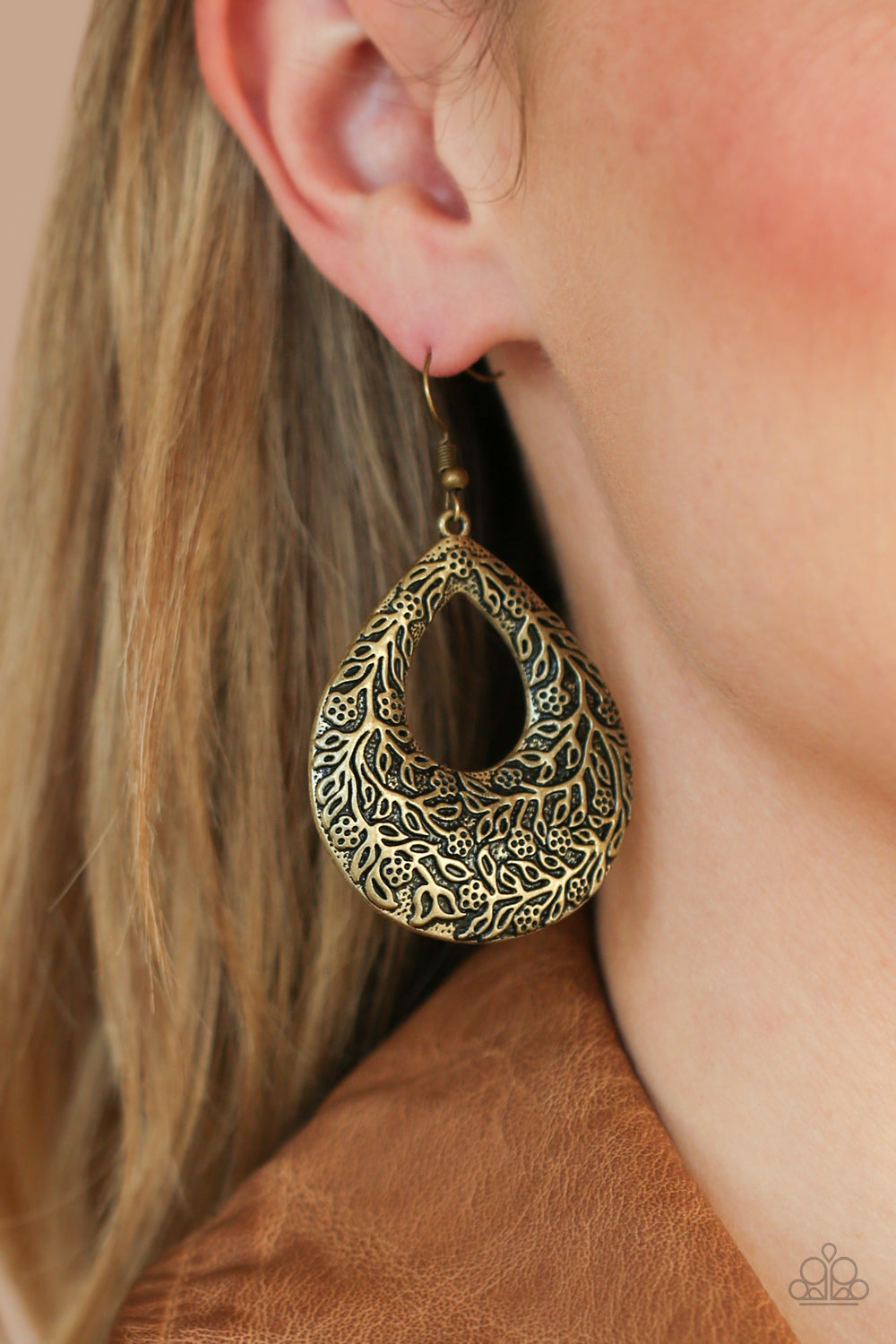 Flirtatiously Flourishing Brass Earring