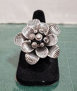 Petal Pusher Ring